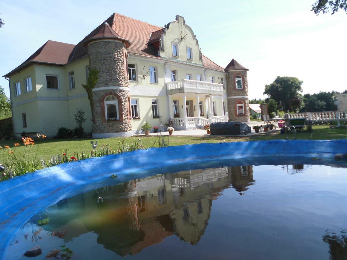 Hotel Gutshaus Darsikow Exteriér fotografie